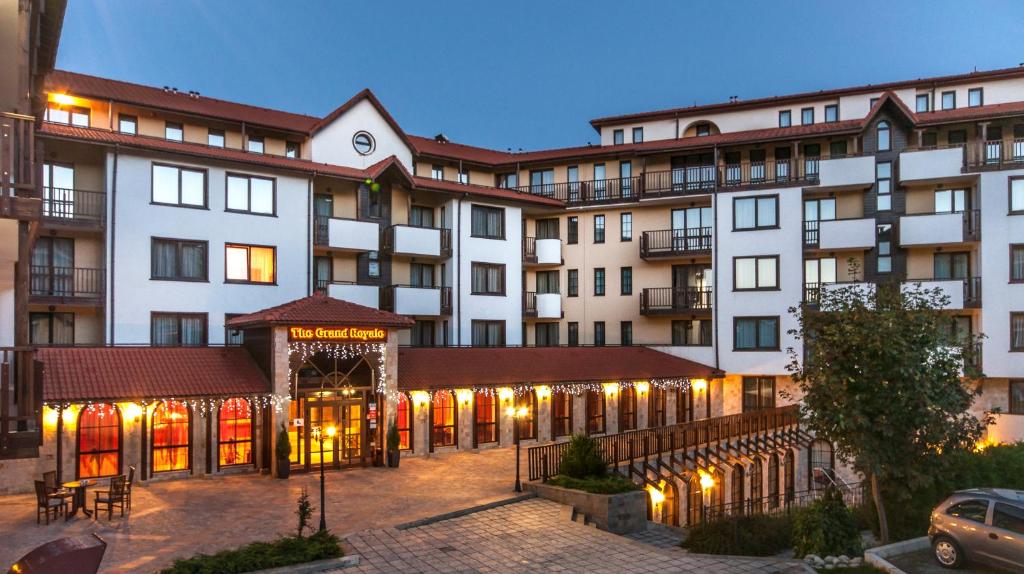 grand-royale-hotel-bansko-front