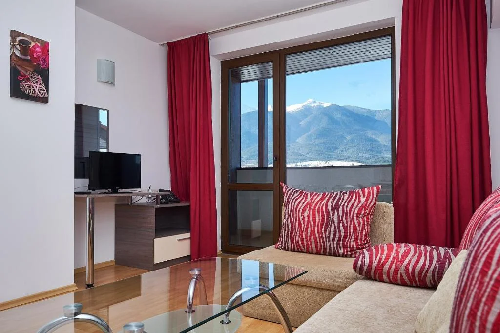 mountain_paradise_apartment_view