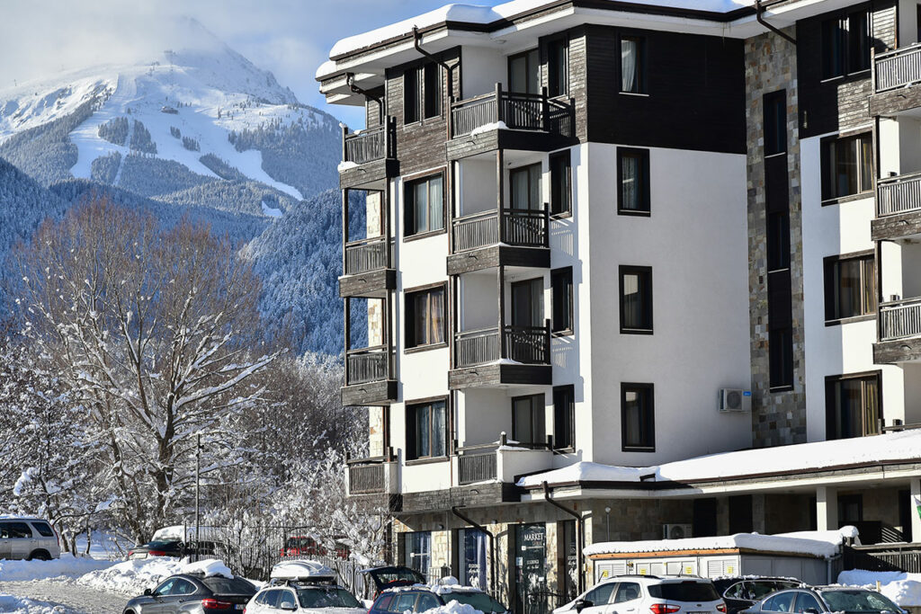 st-george-bansko-hotel-exterior