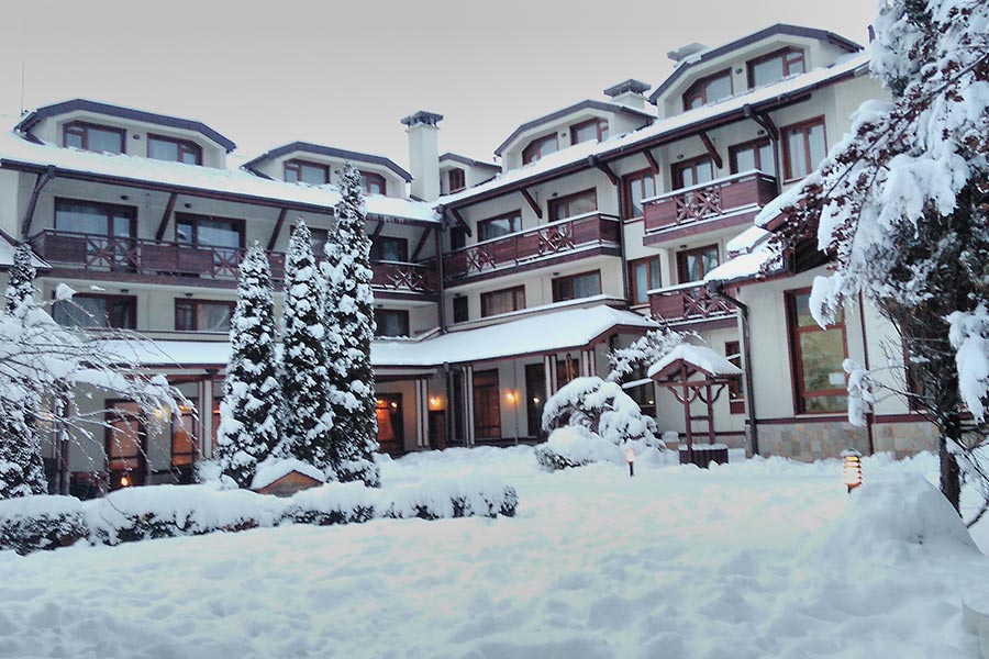 evelina-palace-bansko-exterior-snow